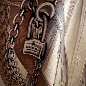 GUCCI Stylish OFF WhiteButton-Up Shirt with Chain & Belt Design